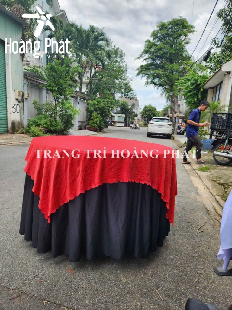 cho thuê bàn tròn inox
