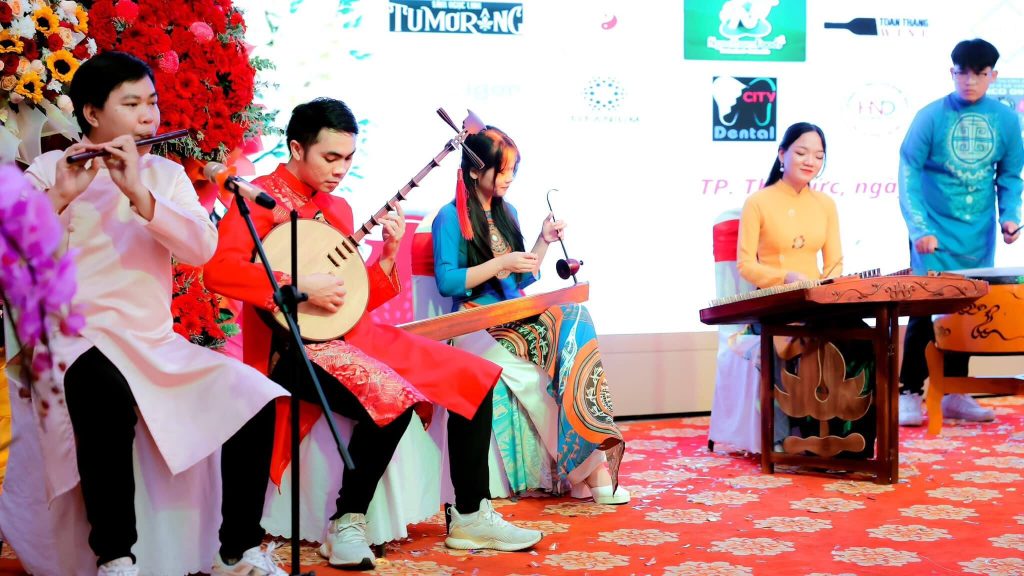 cho thuê ban nhạc dân tộc