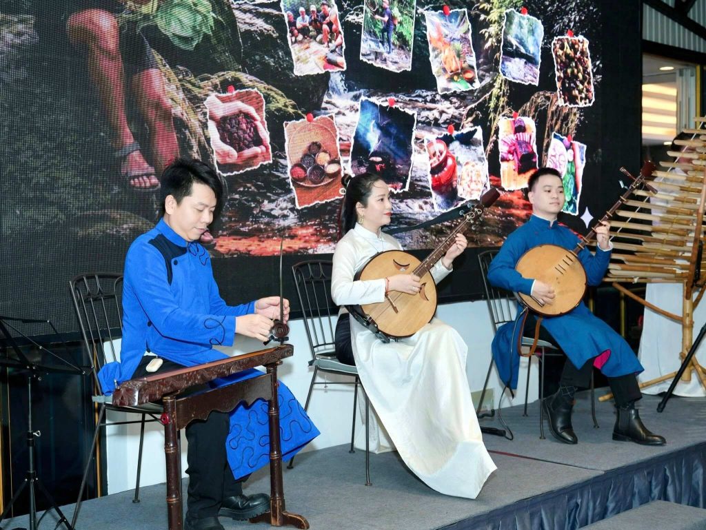 cho thuê ban nhạc dân tộc