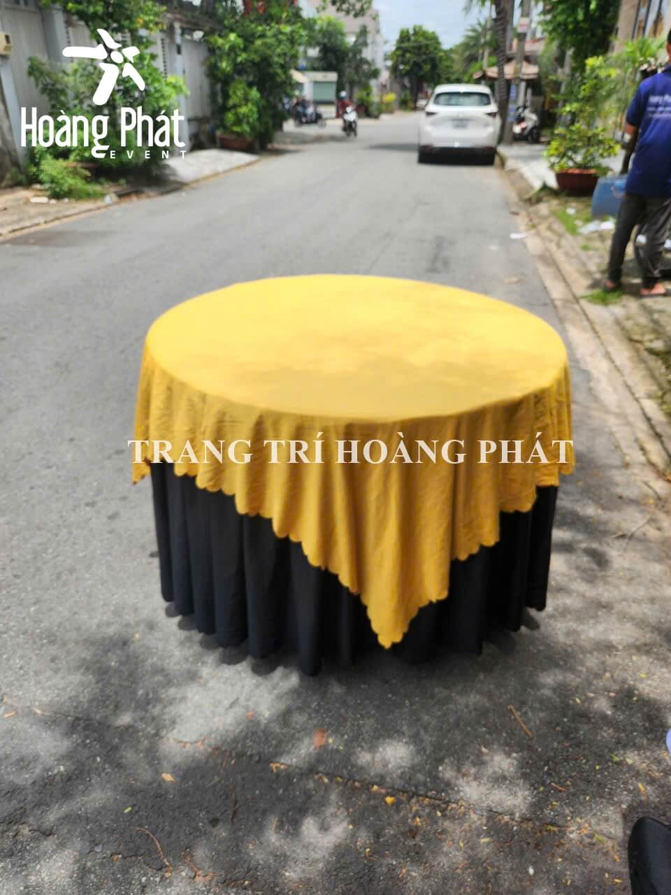 cho thuê bàn tròn inox