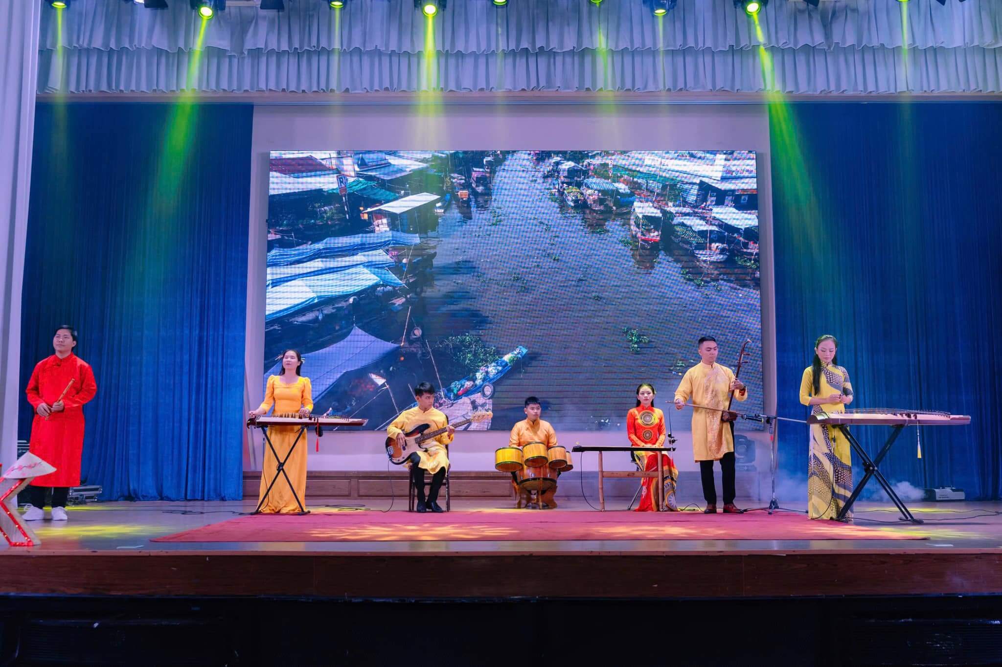 cho thuê ban nhạc dân tộc